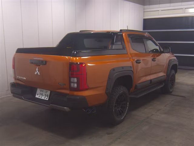 MITSUBISHI TRITON