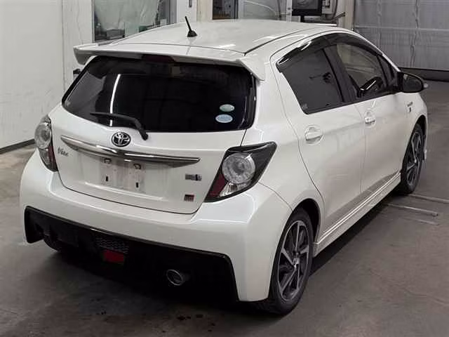 TOYOTA VITZ