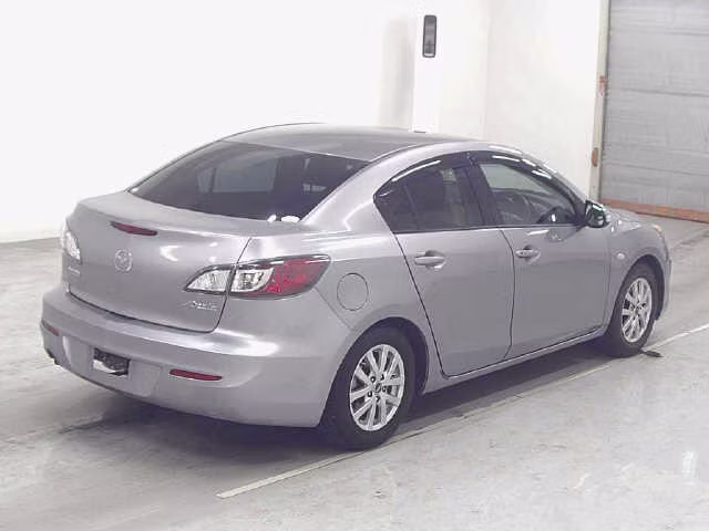 MAZDA AXELA
