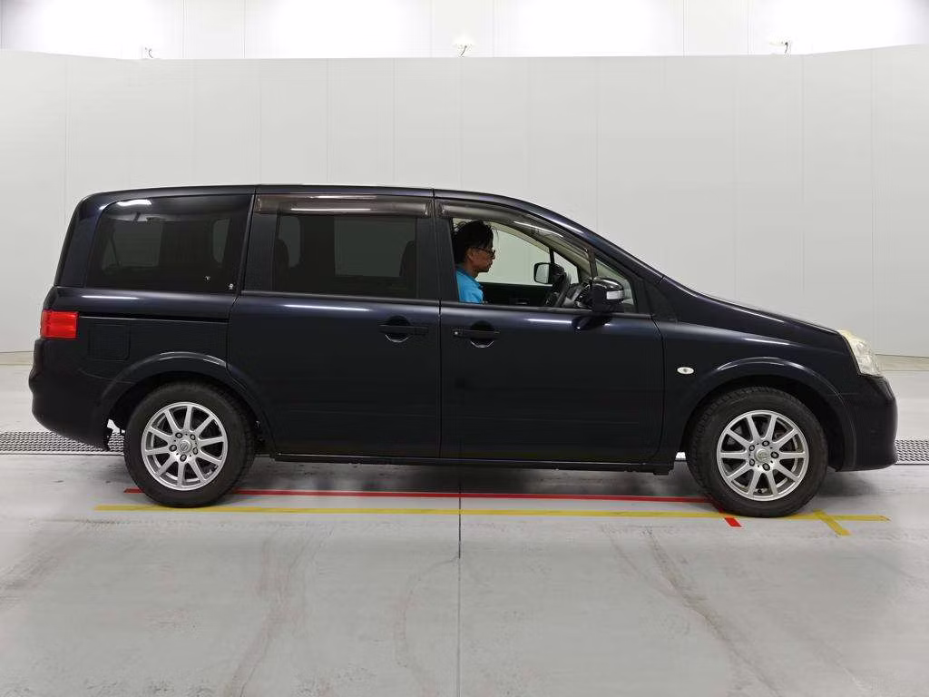 NISSAN LAFESTA