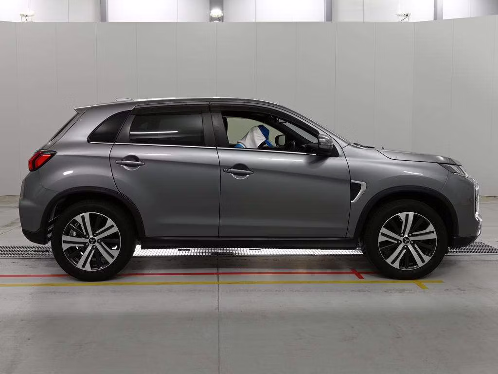 MITSUBISHI RVR