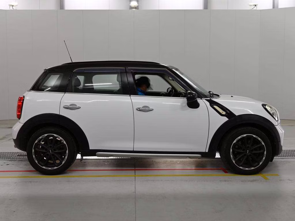 MINI CROSSOVER