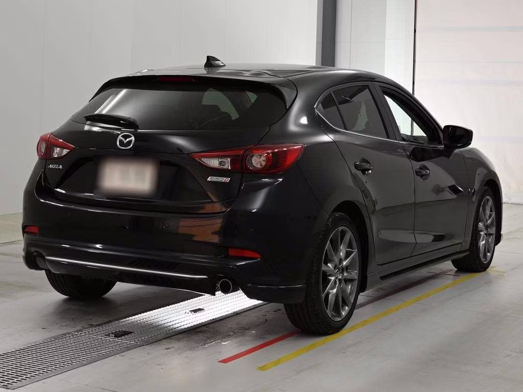 MAZDA AXELA