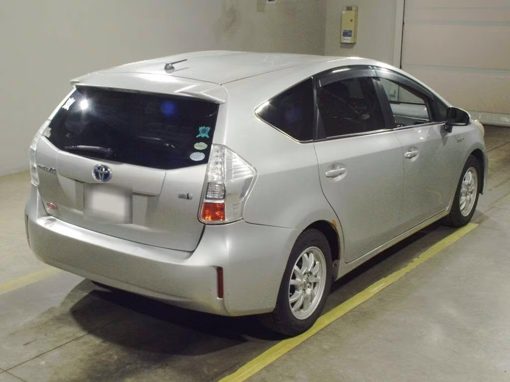 TOYOTA PRIUS ALPHA