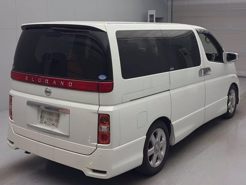 NISSAN ELGRAND