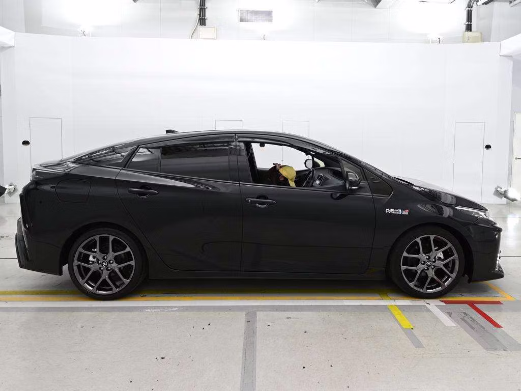 TOYOTA PRIUS PHV