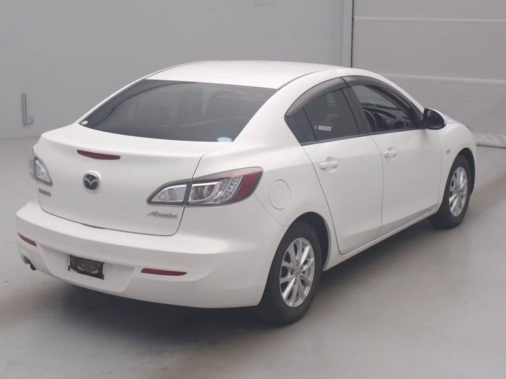 MAZDA AXELA