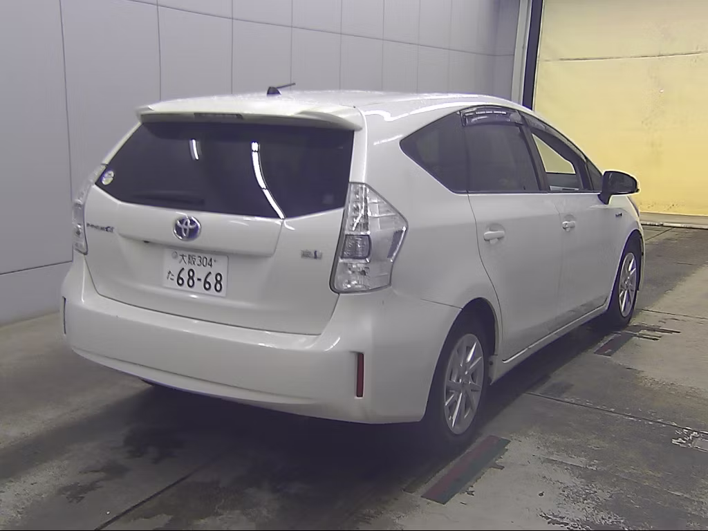 TOYOTA PRIUS ALPHA
