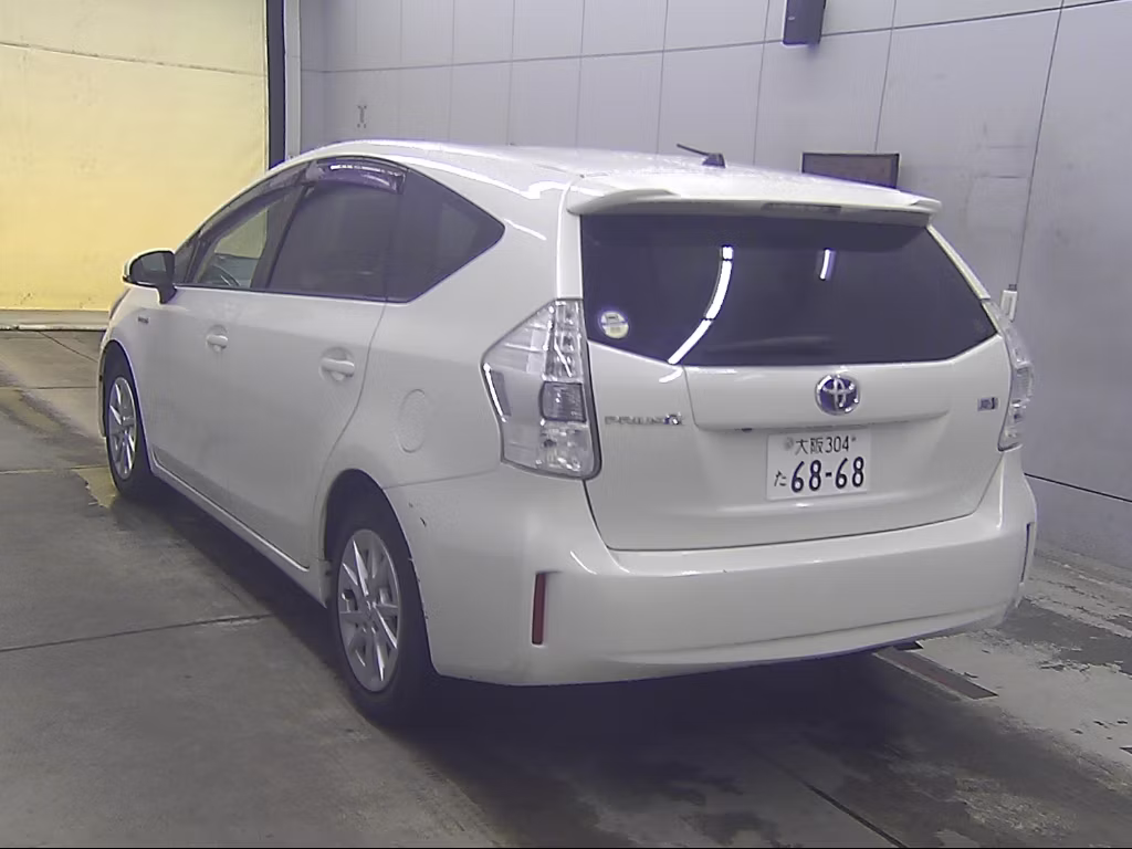 TOYOTA PRIUS ALPHA