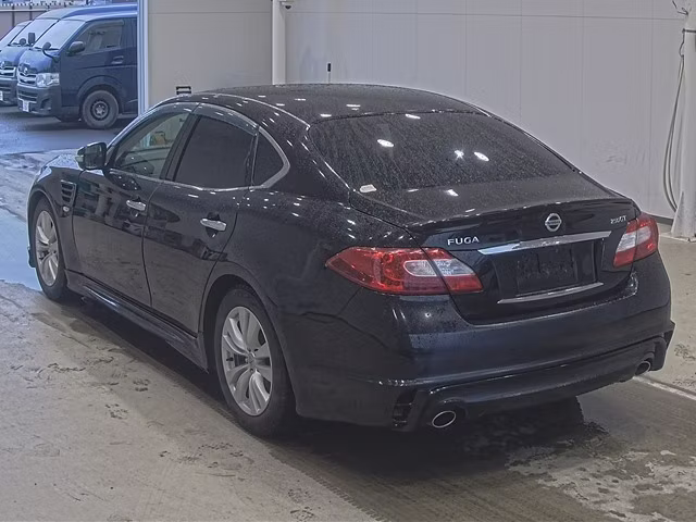 NISSAN FUGA