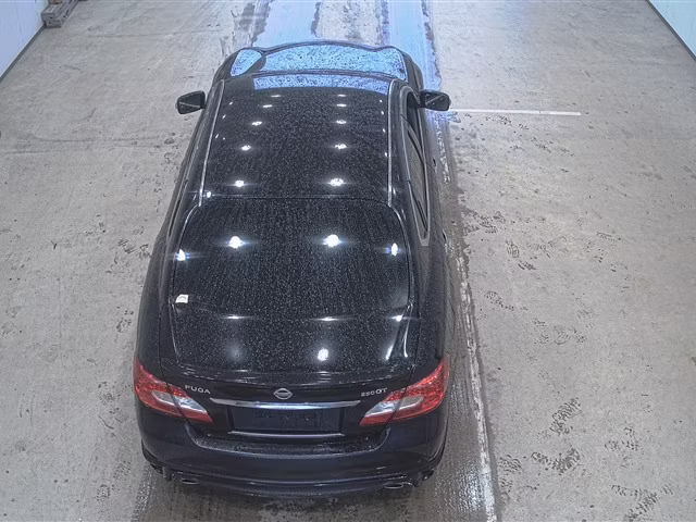 NISSAN FUGA