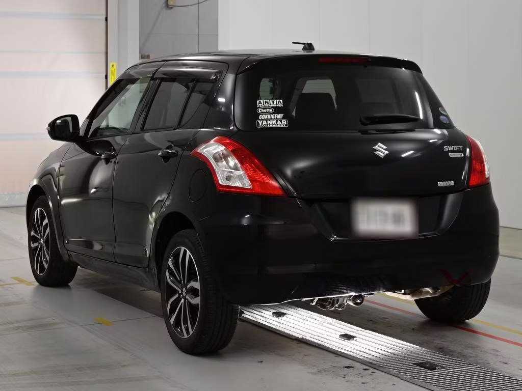 SUZUKI SWIFT