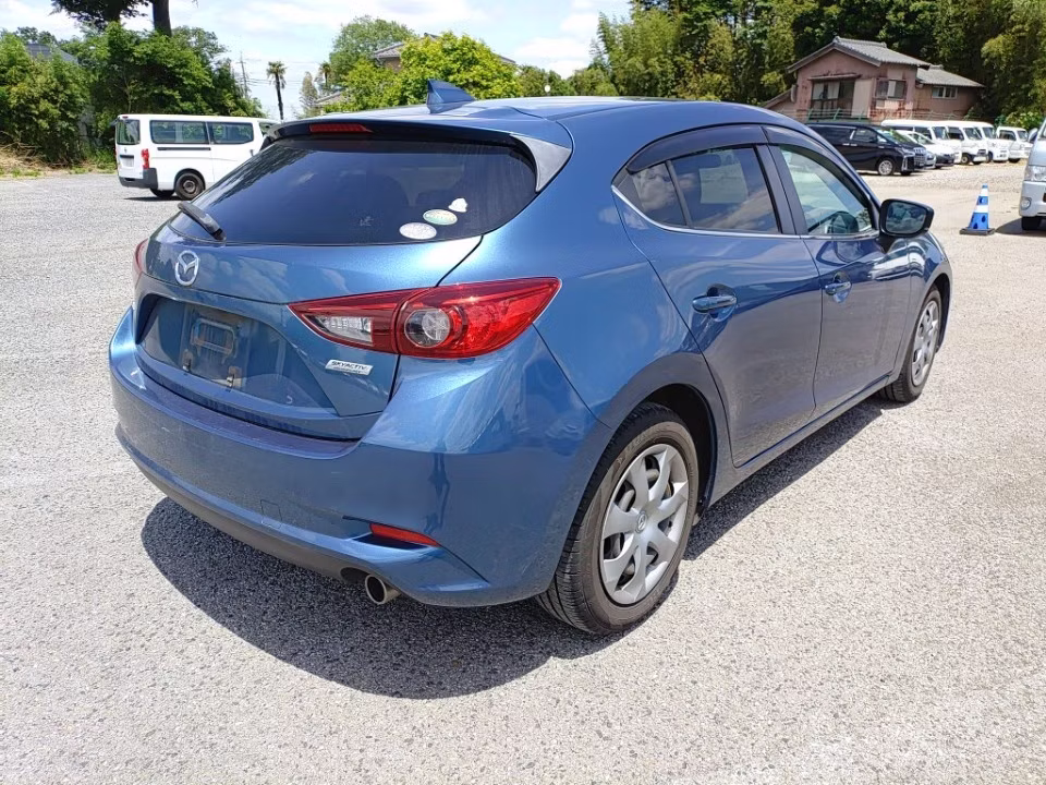 MAZDA AXELA