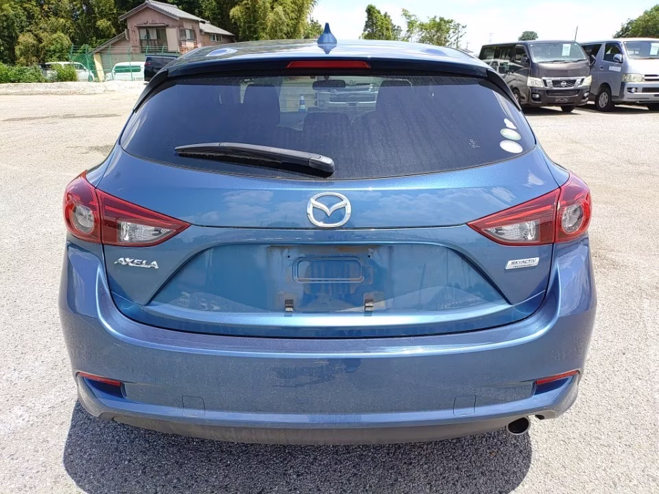 MAZDA AXELA