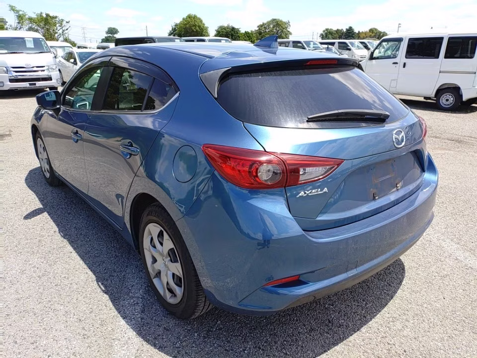MAZDA AXELA