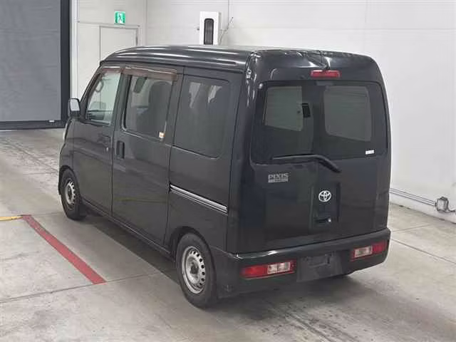 TOYOTA PIXIS VAN