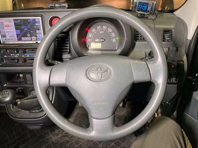 TOYOTA PIXIS VAN