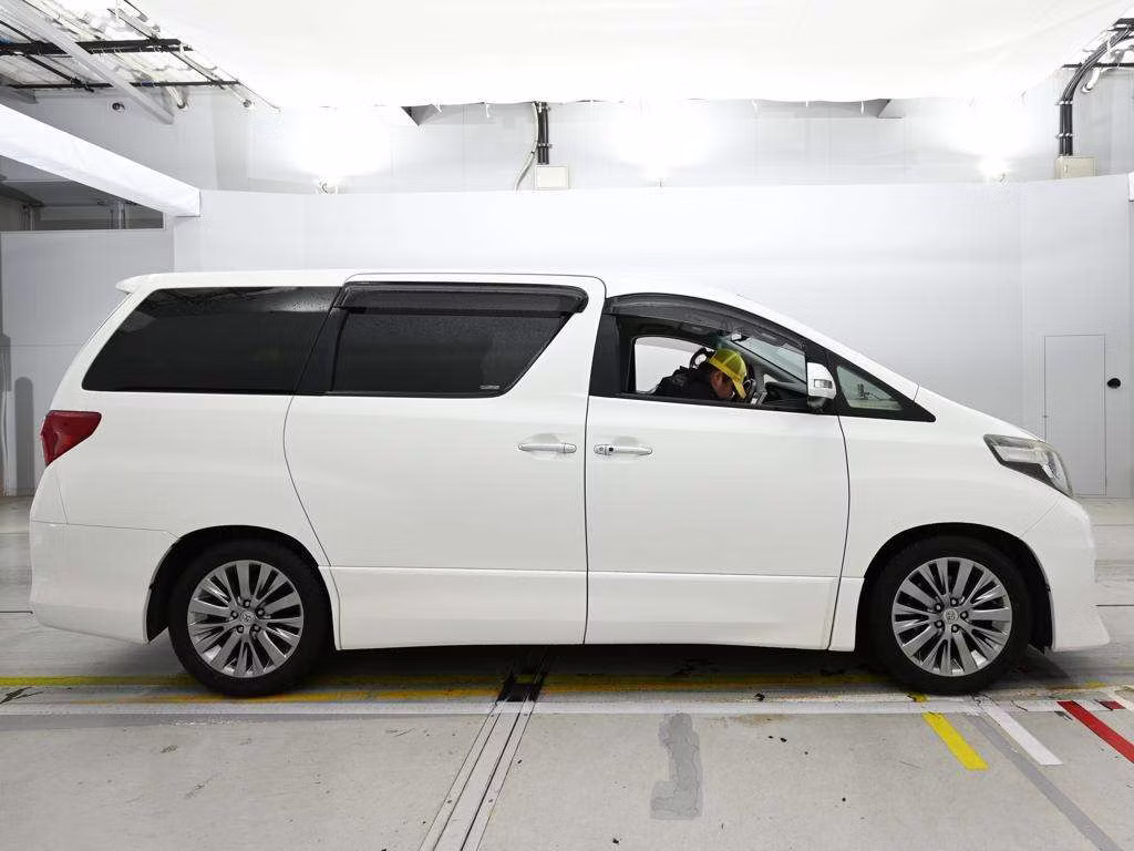 TOYOTA ALPHARD