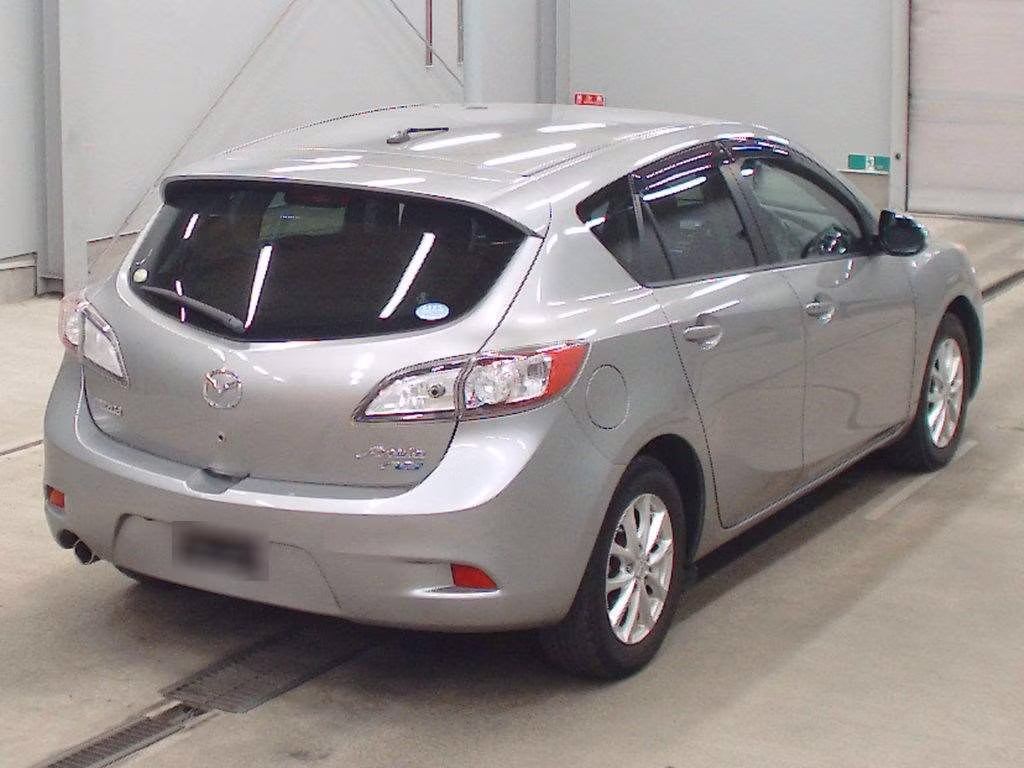 MAZDA AXELA