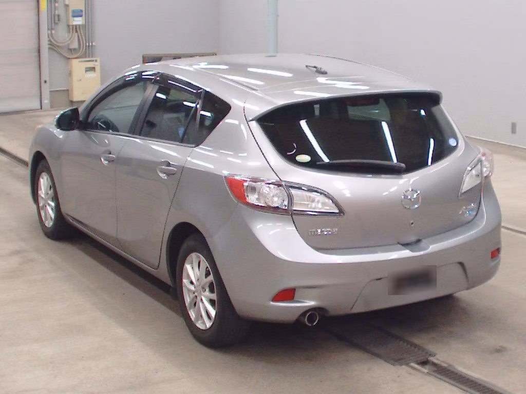 MAZDA AXELA