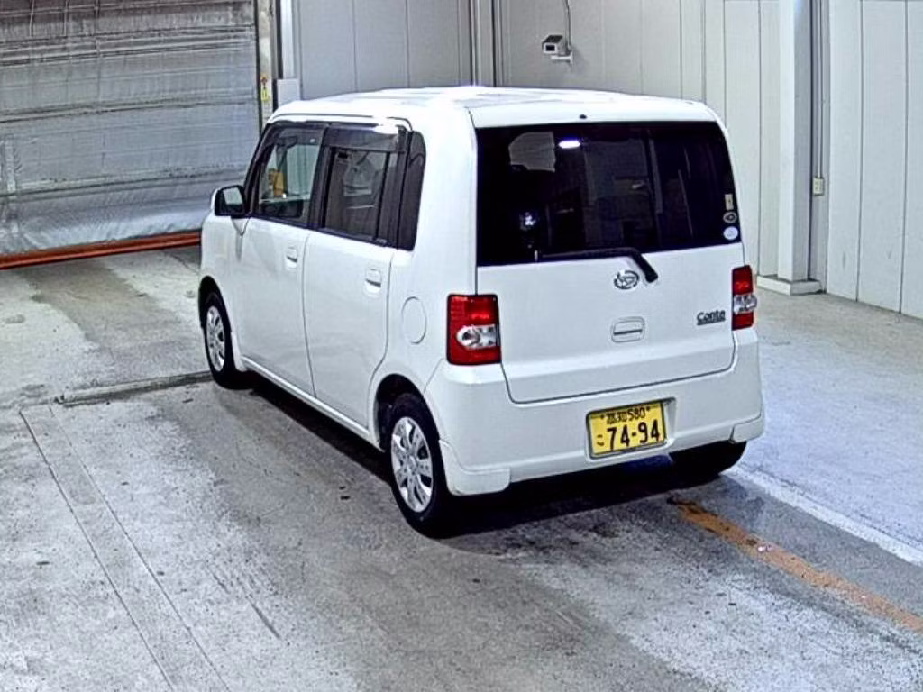 DAIHATSU MOVE CONTE