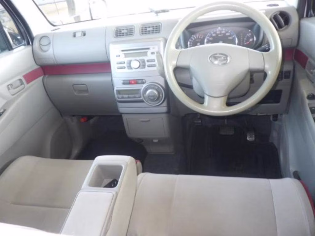 DAIHATSU MOVE CONTE