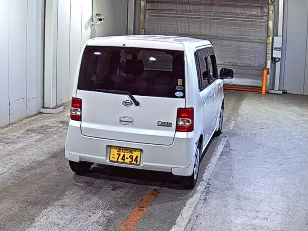 DAIHATSU MOVE CONTE