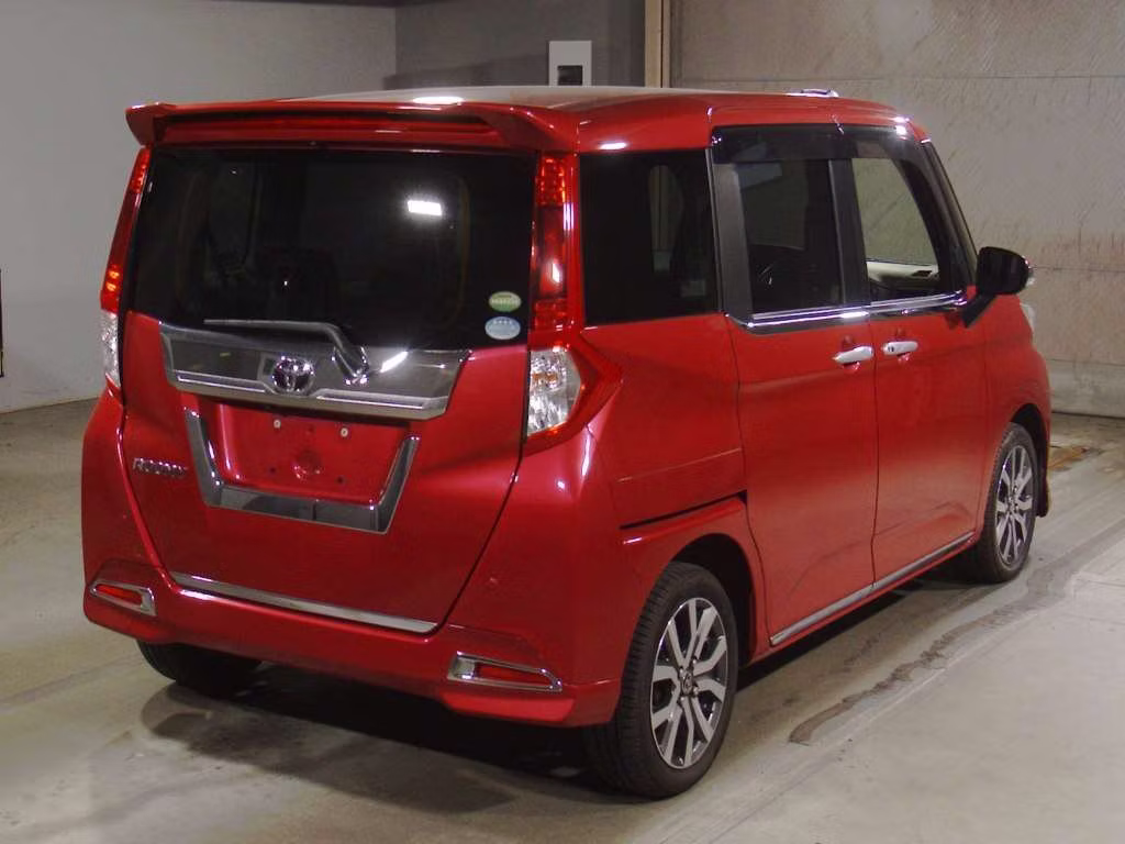 TOYOTA ROOMY
