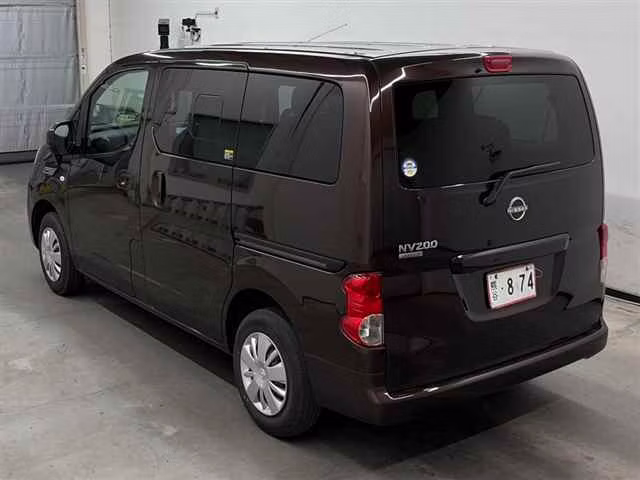 NISSAN NV200