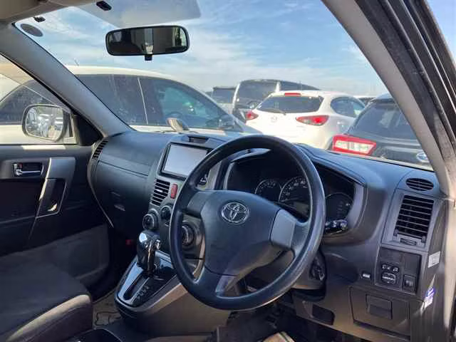 TOYOTA RUSH