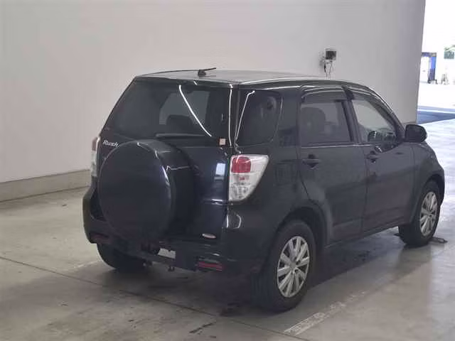 TOYOTA RUSH
