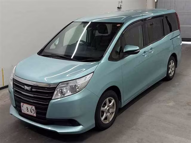 TOYOTA NOAH