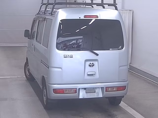 TOYOTA PIXIS VAN