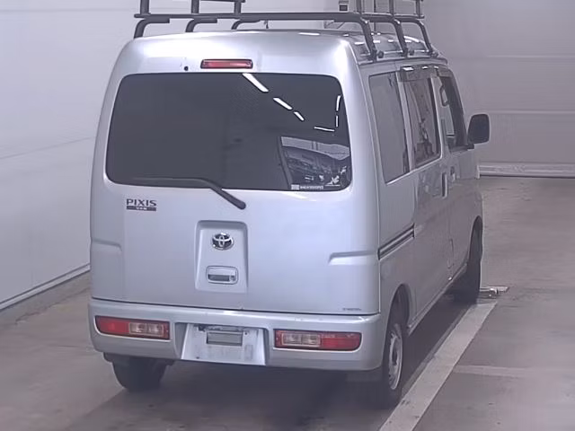 TOYOTA PIXIS VAN