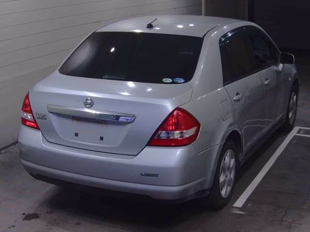 NISSAN TIIDA LATIO