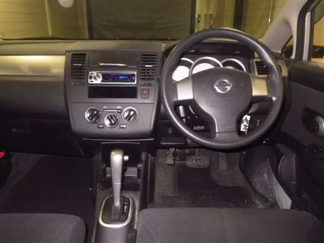 NISSAN TIIDA LATIO