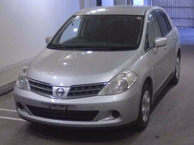 NISSAN TIIDA LATIO
