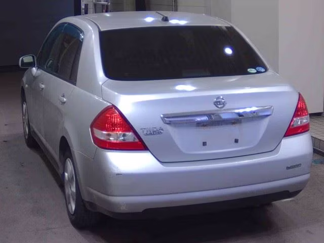 NISSAN TIIDA LATIO