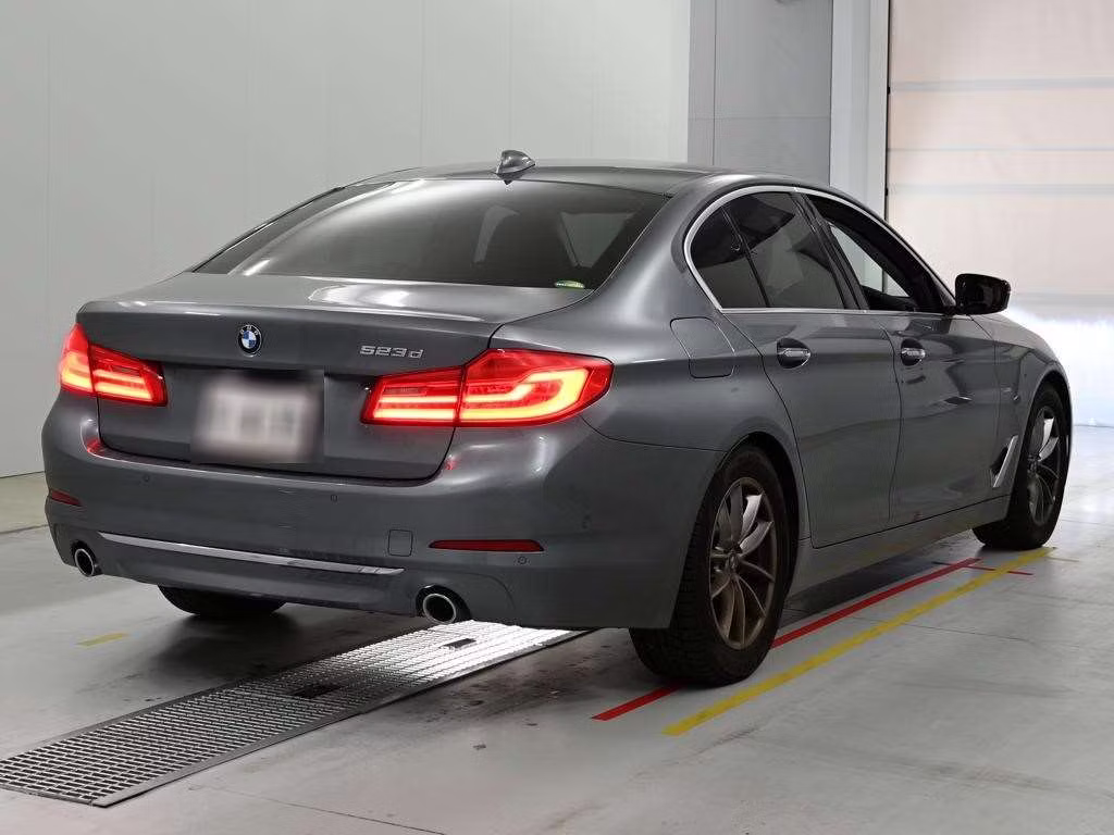 BMW 5-SERIES
