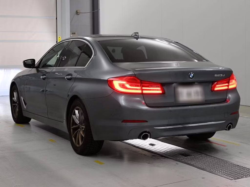 BMW 5-SERIES