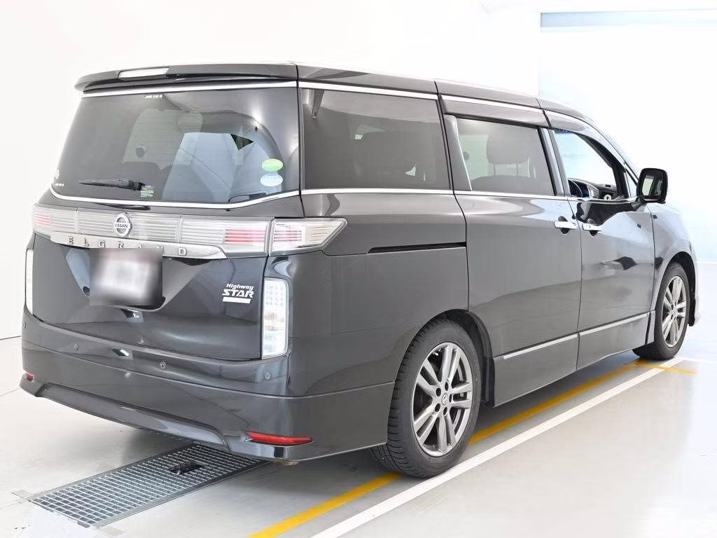 NISSAN ELGRAND