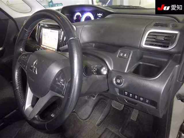 MITSUBISHI DELICA D:2