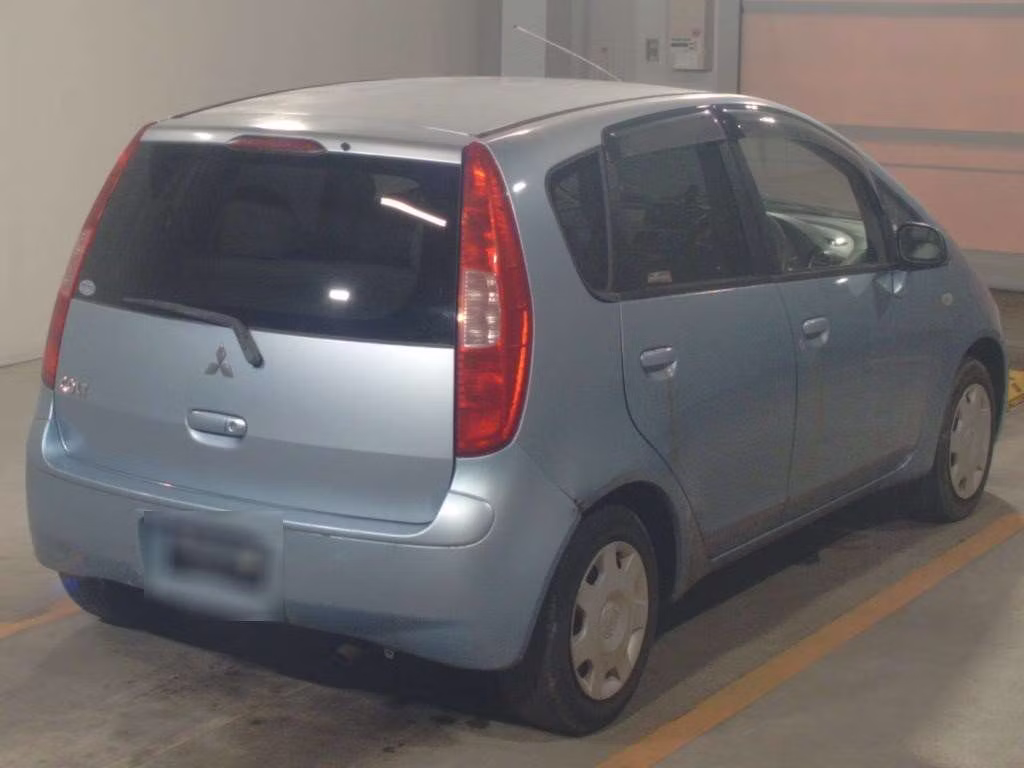MITSUBISHI COLT