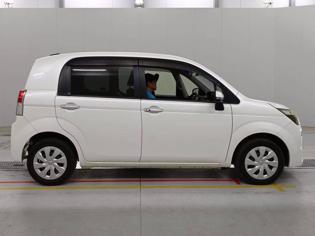 TOYOTA SPADE