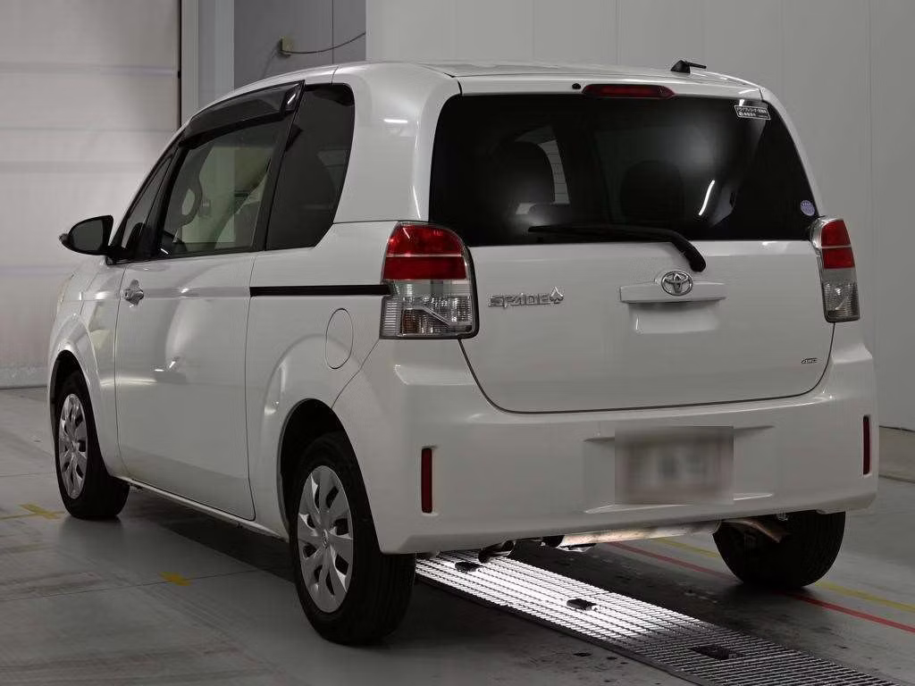 TOYOTA SPADE