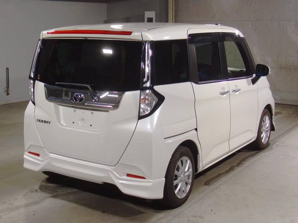 TOYOTA ROOMY