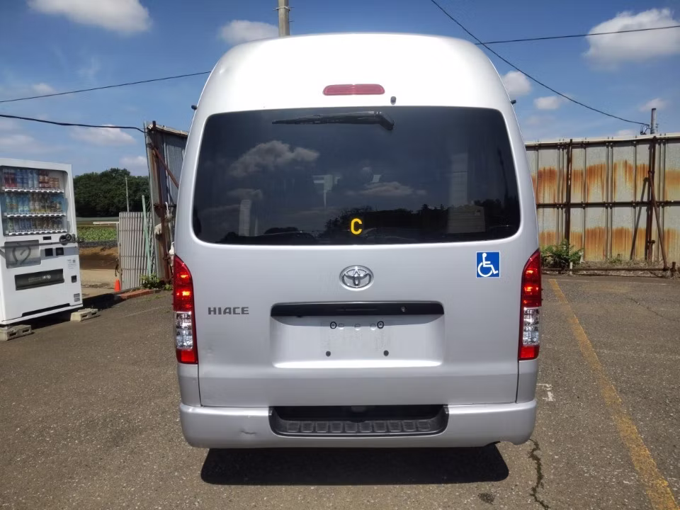 TOYOTA REGIUS ACE