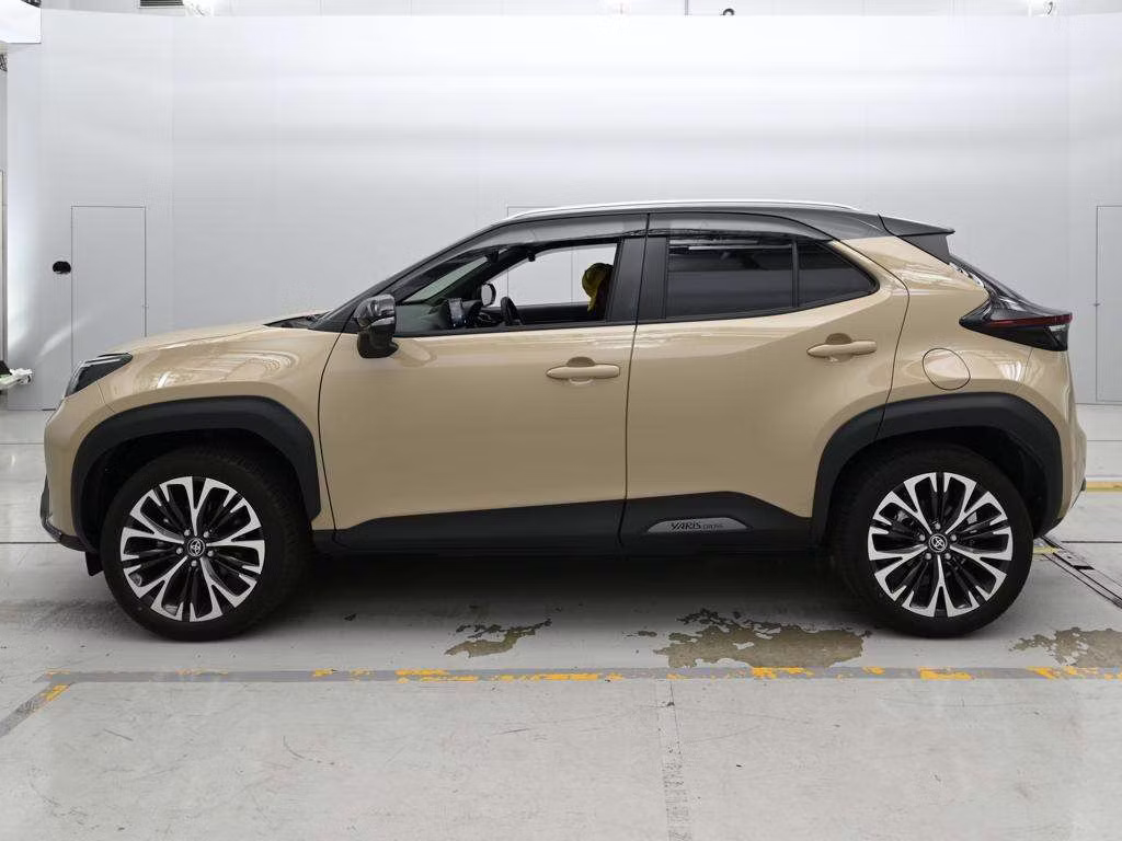 TOYOTA YARIS CROSS