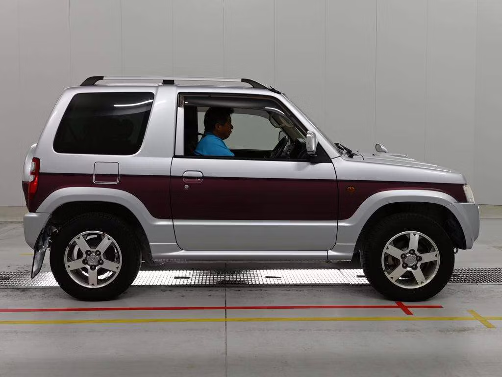 MITSUBISHI PAJERO MINI