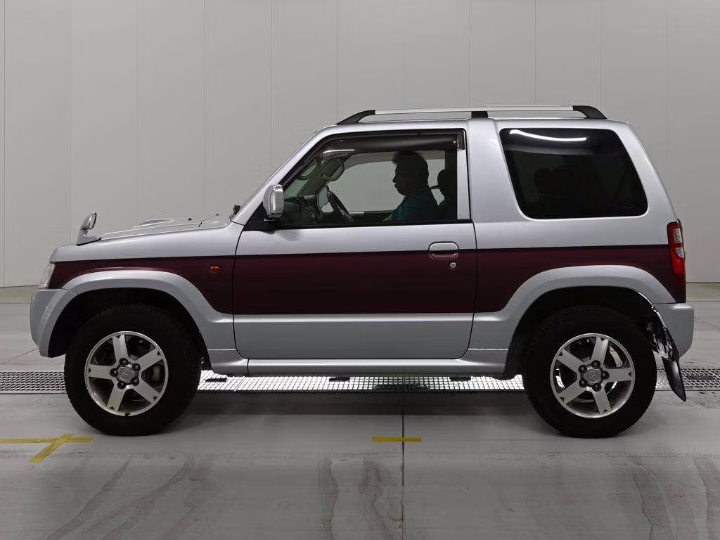 MITSUBISHI PAJERO MINI